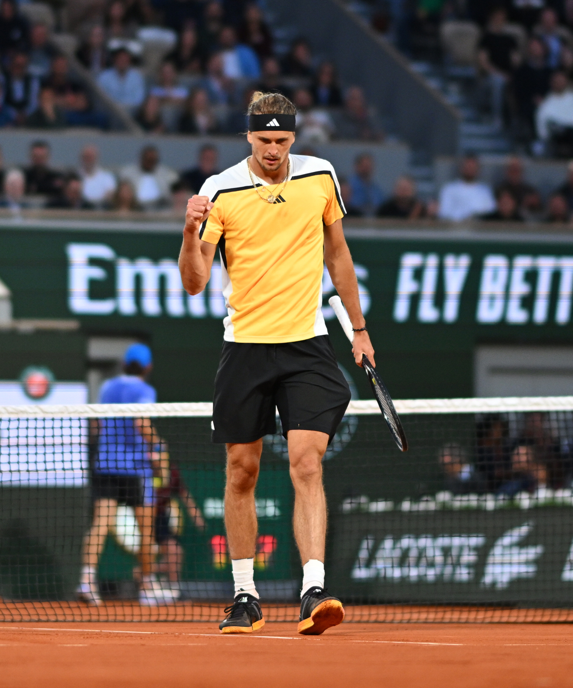 法国网球队翻盘英国网球队，兹维列夫制霸全场