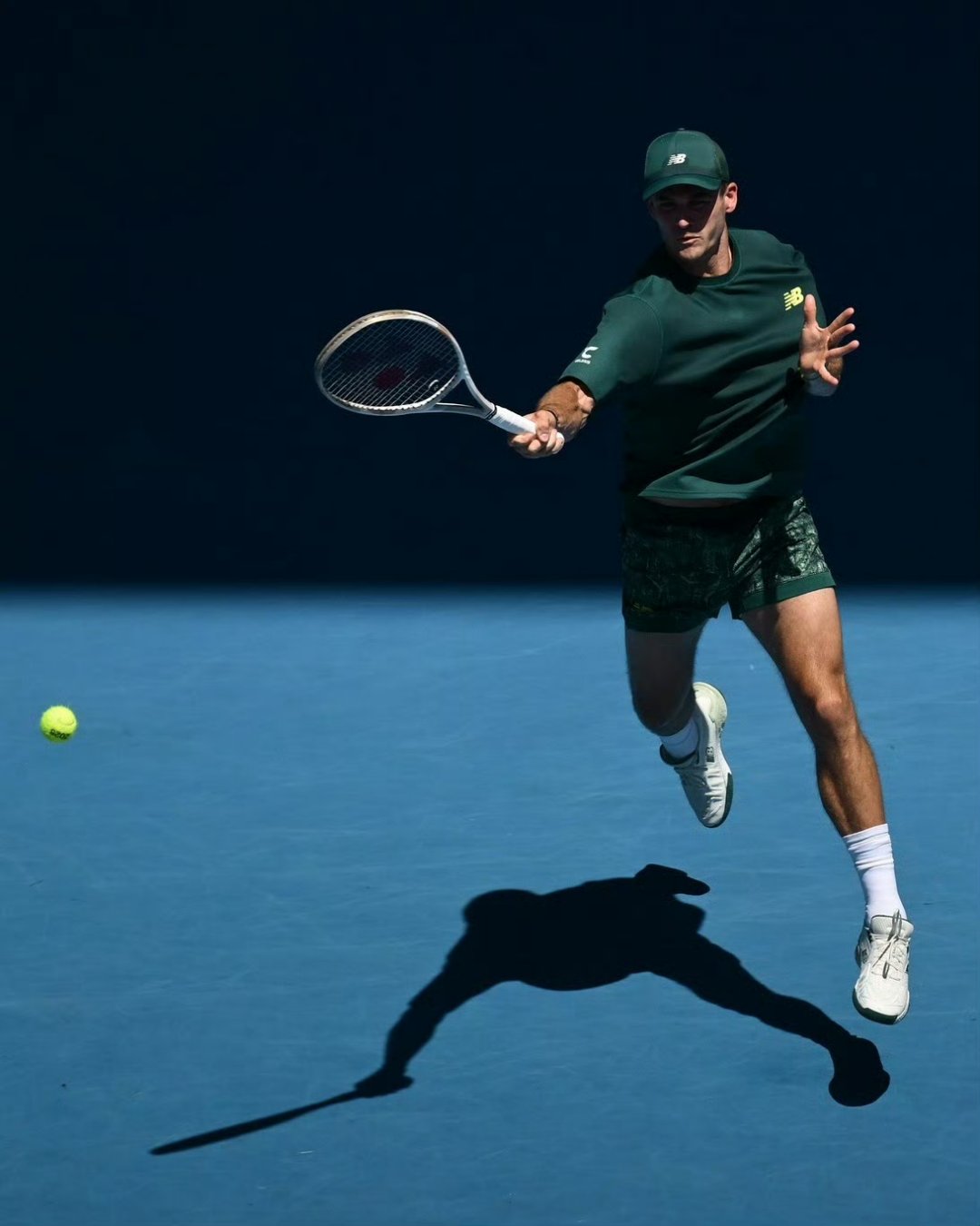 英国网球队爆冷西班牙网球队,兹维列夫爆发神勇的简单介绍 英国网球队爆冷西班牙网球队,兹维列夫爆发神勇的简单介绍