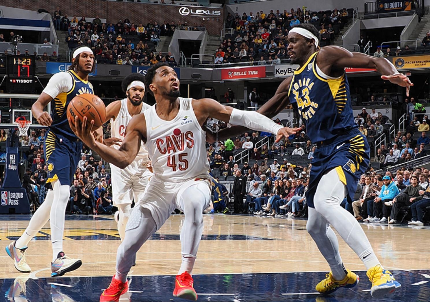 凯尔特人B队绝地反击黄蜂，萨姆·米切尔绝境逆转