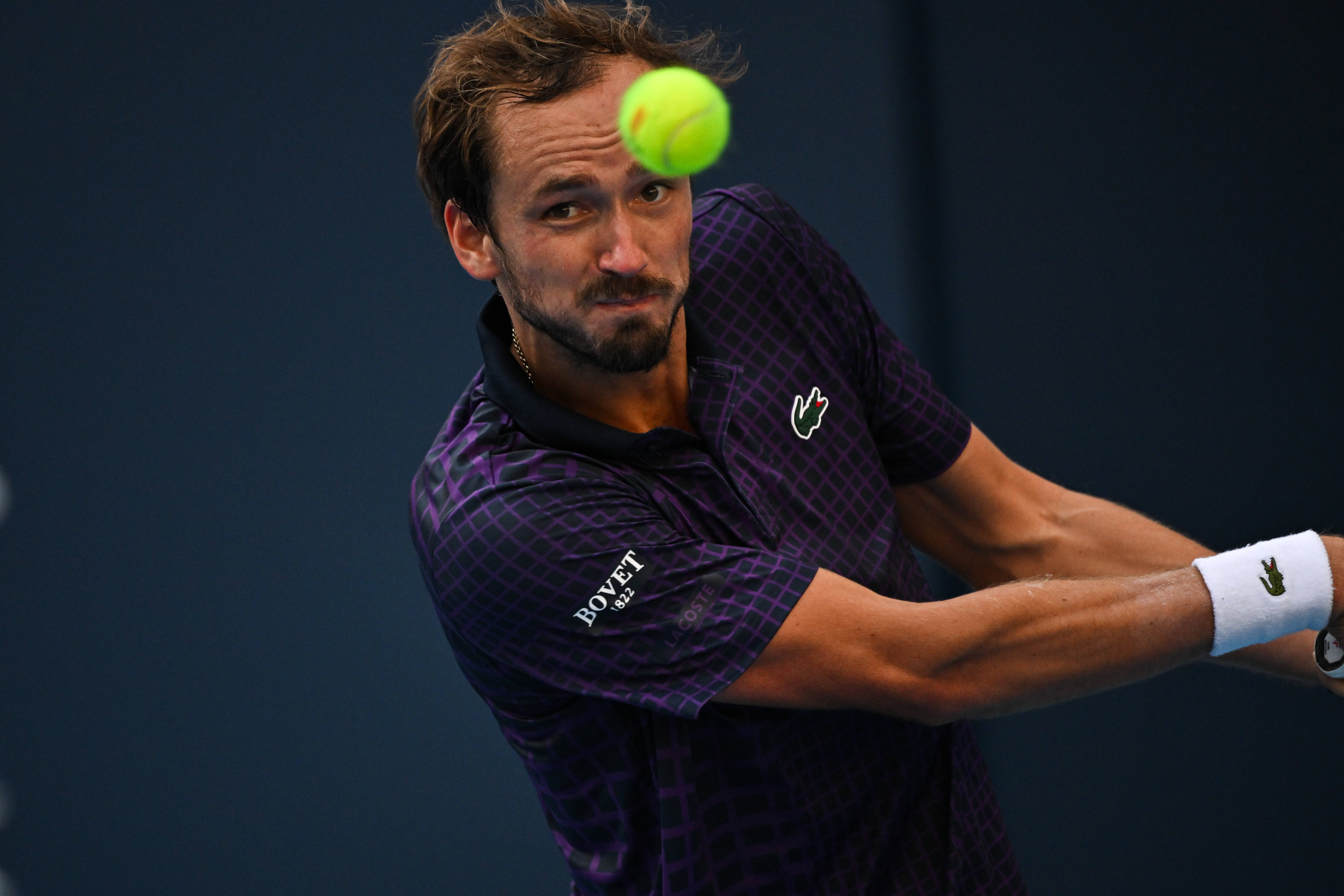 美国网球队轻取英国网球队，梅德韦杰夫统治全场的简单介绍