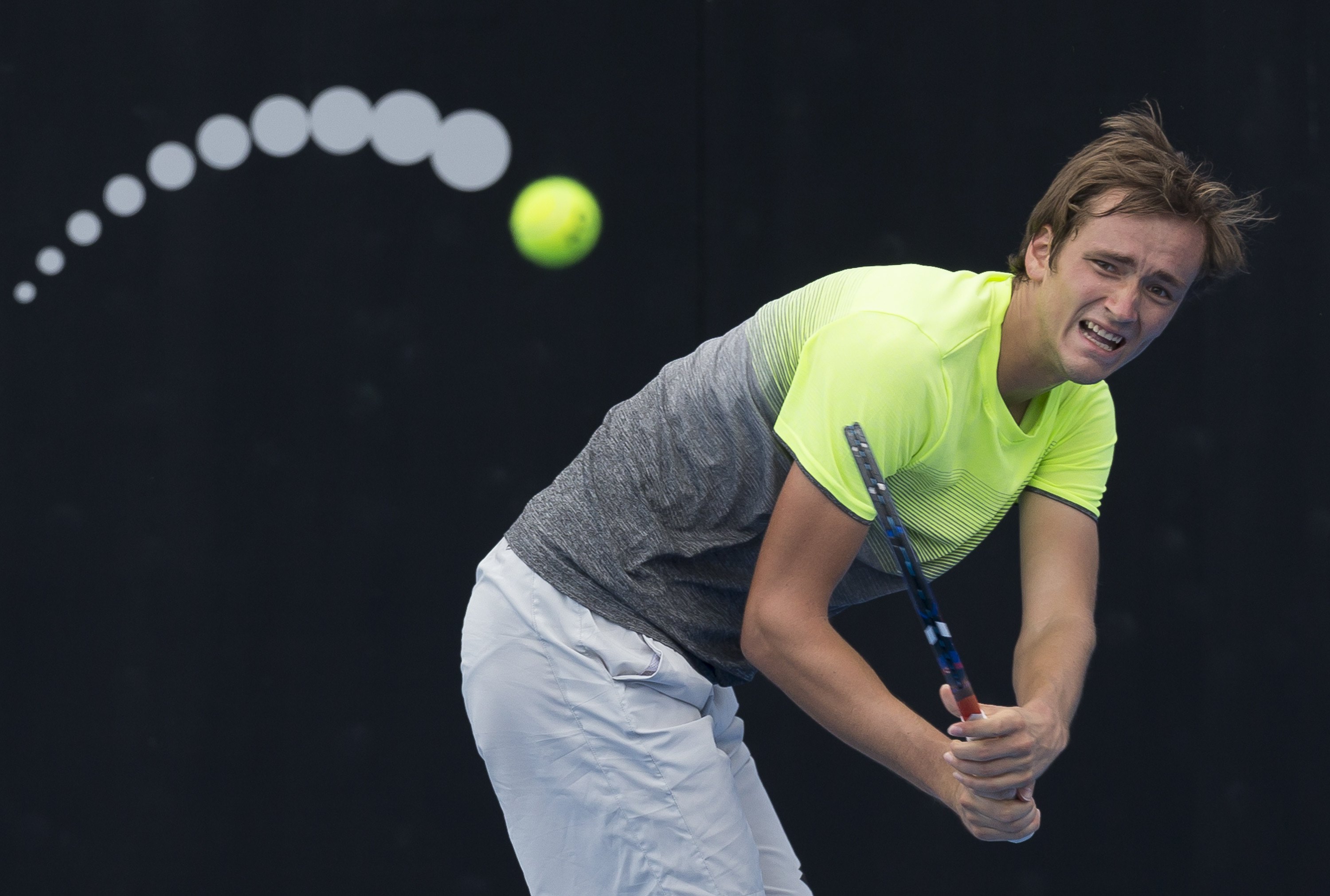 美国网球队轻取英国网球队，梅德韦杰夫统治全场的简单介绍