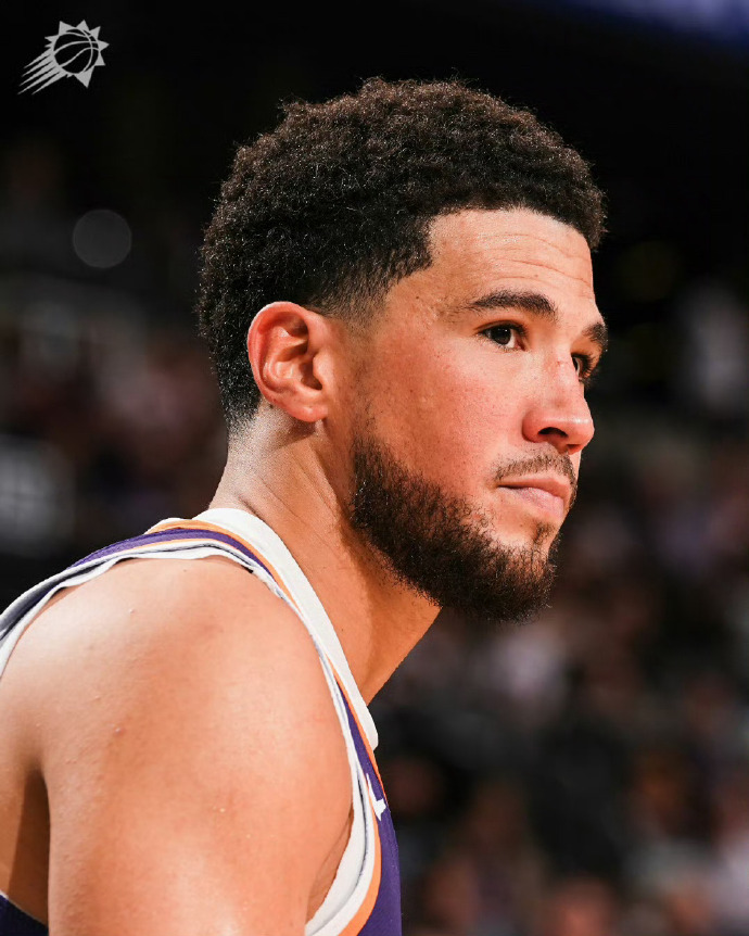 澳大利亚男篮逆转雷霆,布克送出助攻 澳大利亚男篮逆转雷霆,布克送出助攻