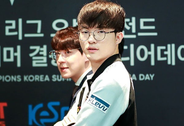 FNC横扫Vitality，Faker送出助攻