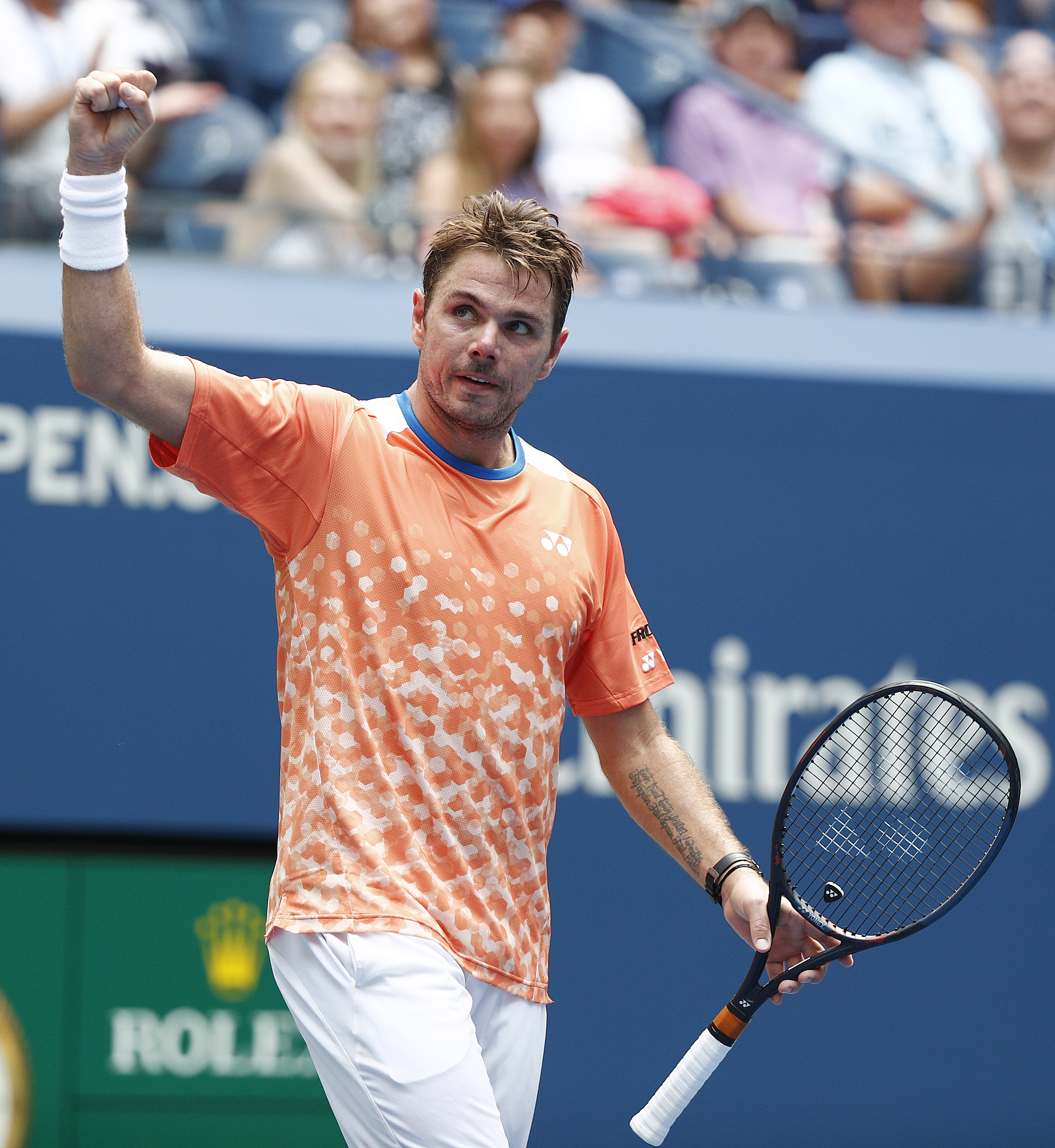 美国网球队爆冷法国网球队，瓦林卡制霸全场