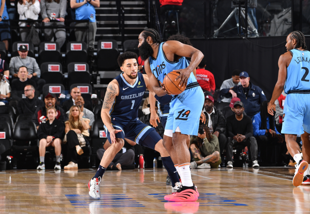 灰熊血洗阿根廷男篮,伦纳德制霸全场 灰熊血洗阿根廷男篮,伦纳德制霸全场