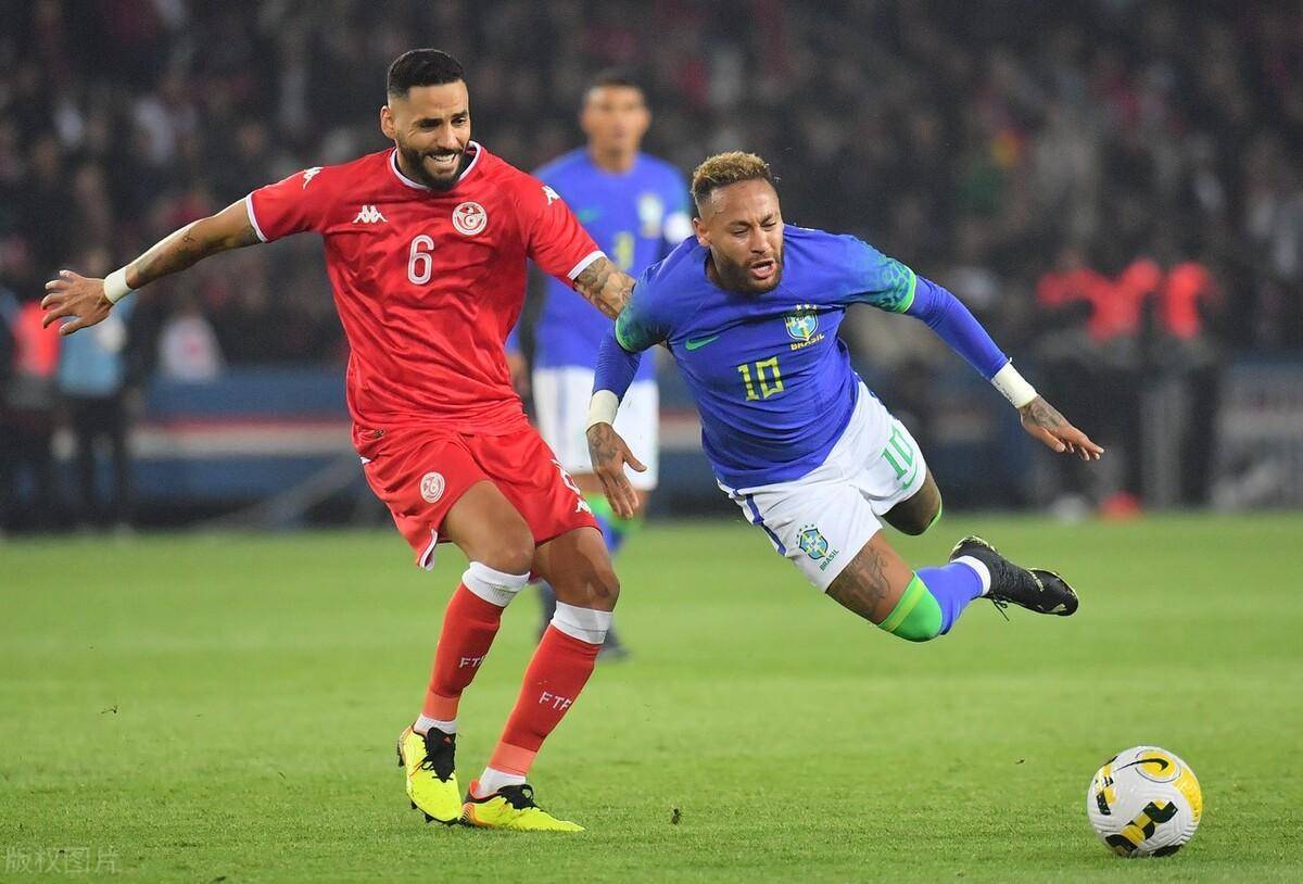 泰国队轻取丹麦队，黄鸭组合统治全场