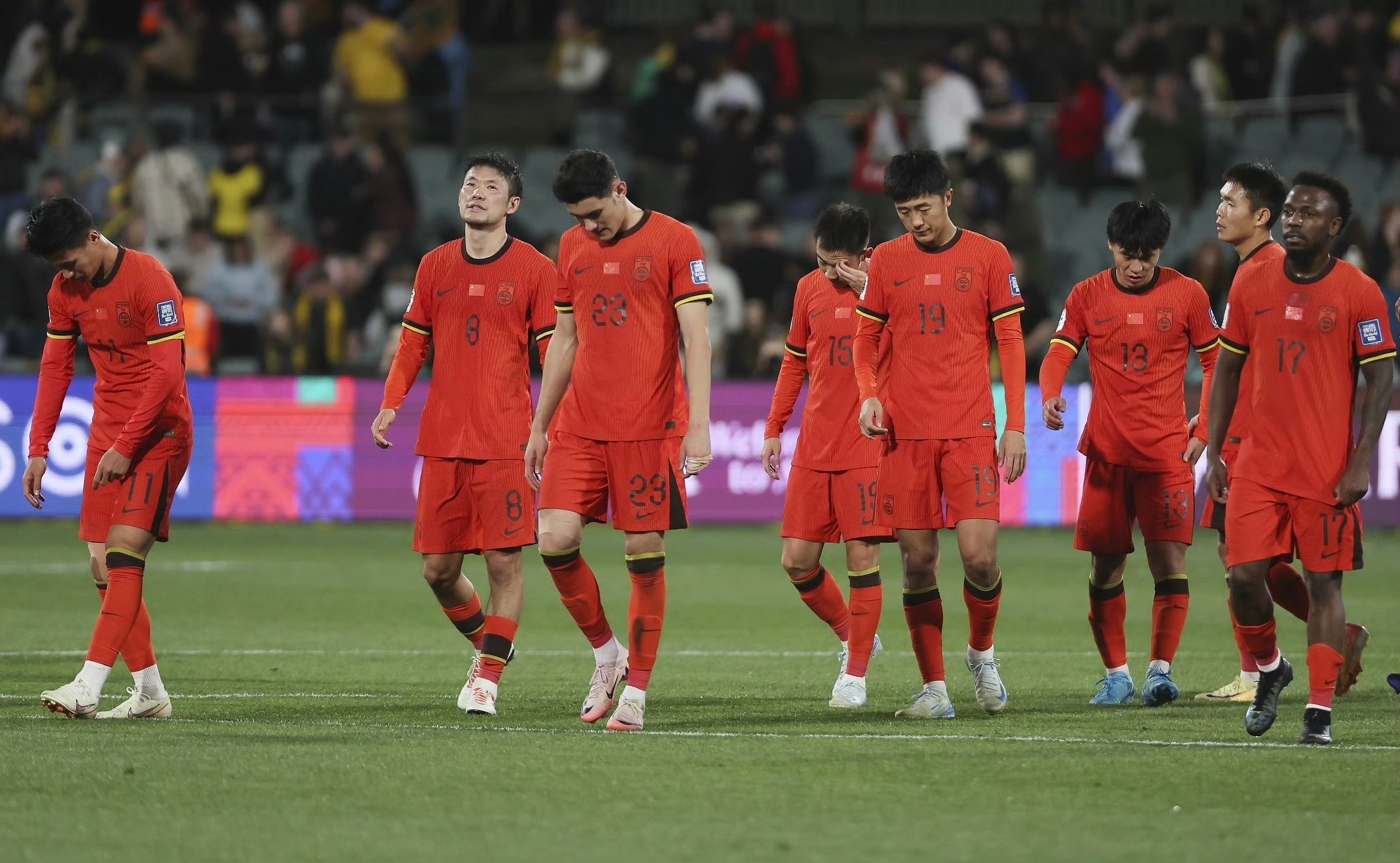 印尼队完胜泰国队，黄鸭组合惊艳四座