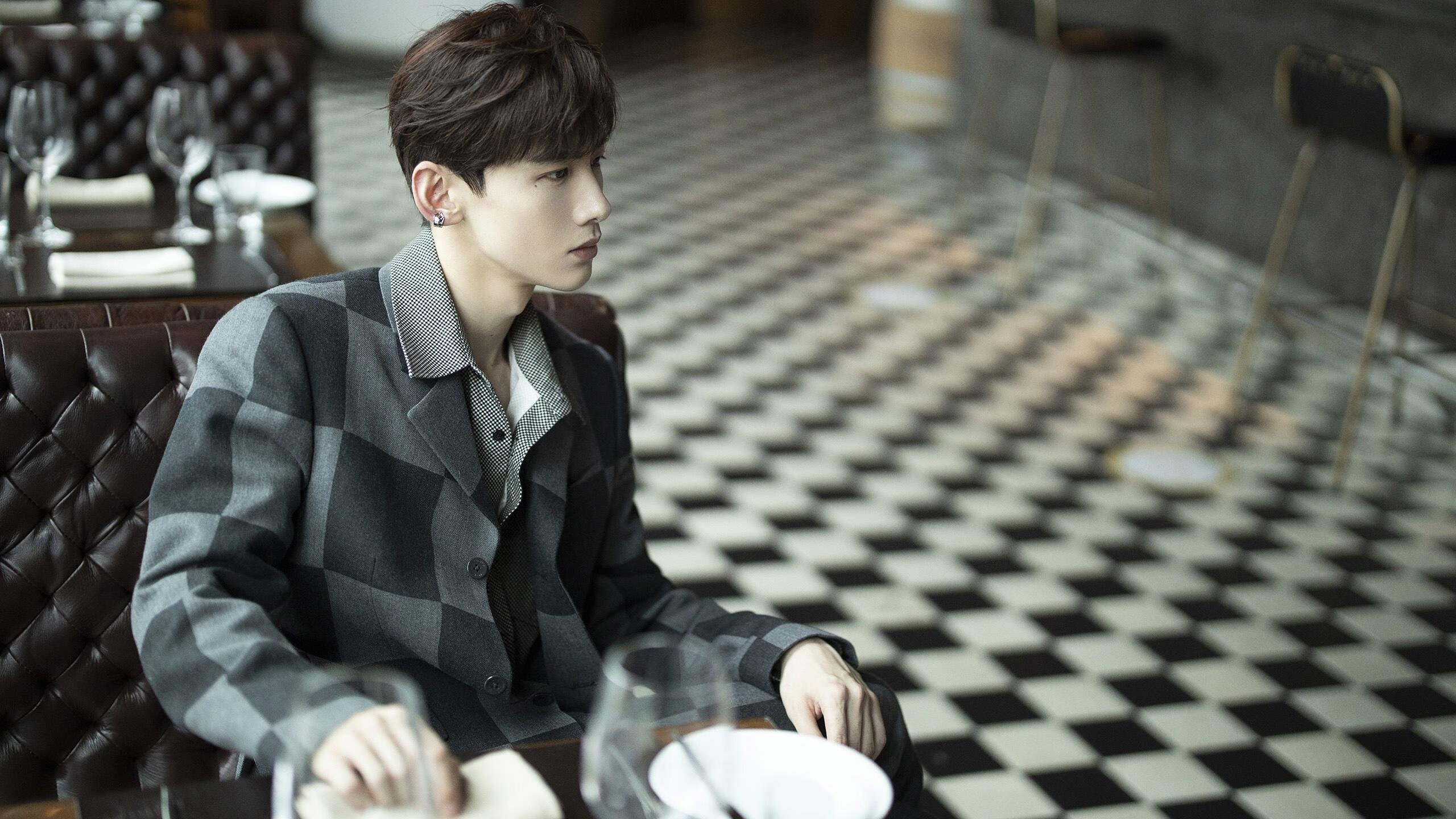 隐形双翼,当红牛二队用小预算扳倒巨人,周冠宇成为那把最锋利的剃刀