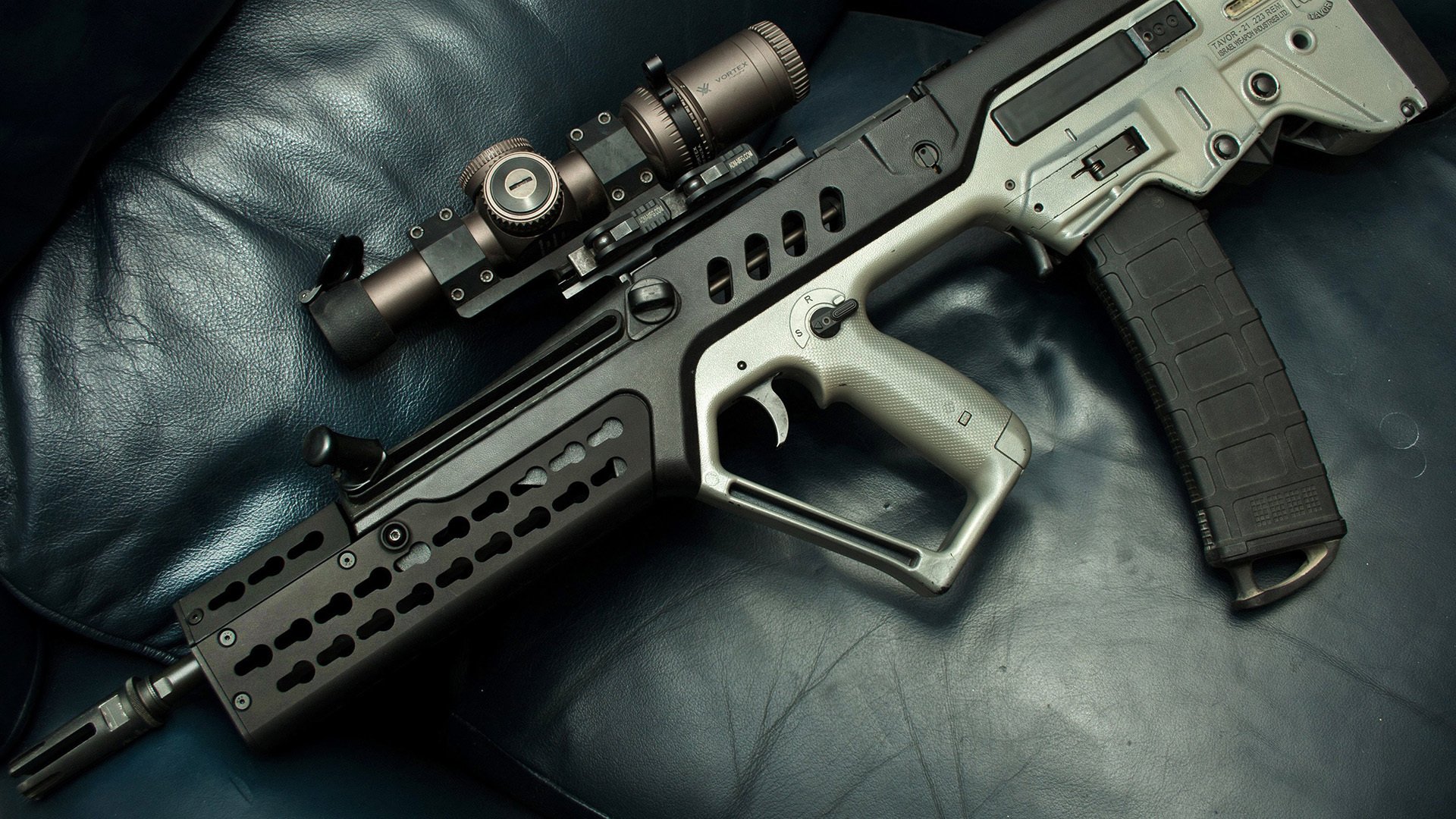 球场对面的光，当英格兰足球遇见张继科的最后一跳